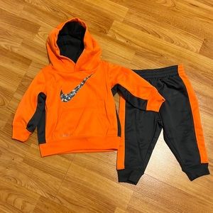 Boys Nike set. Size 12 months